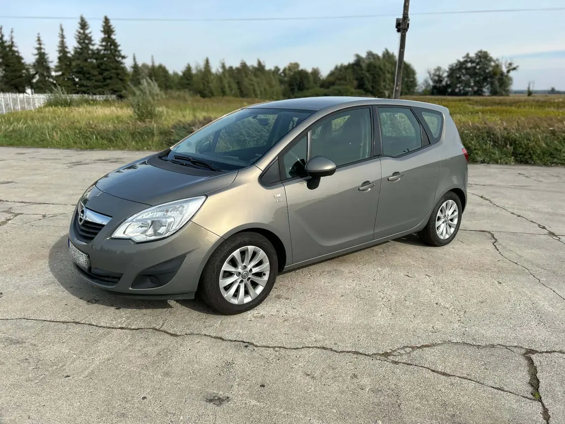 Opel Meriva B — auto z placu Komisu Prusice
