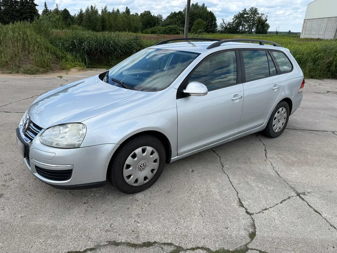 Volkswagen Golf V — auto z placu Komisu Prusice